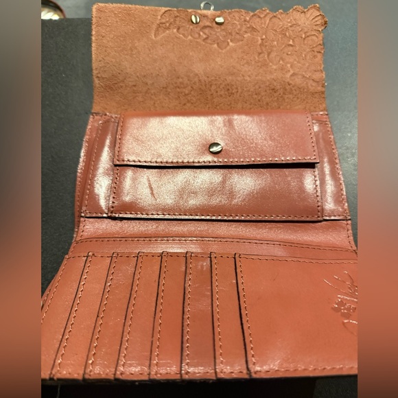 Patricia Nash Pink Floral Embossed Clutch - Picture 7 of 9